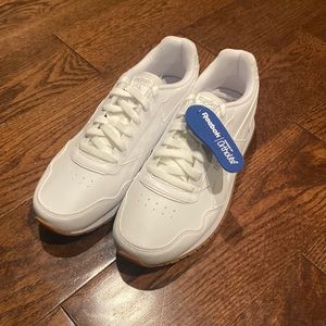 Reebok Men’s Classic Run Sneakers, Size 8 men’s, white